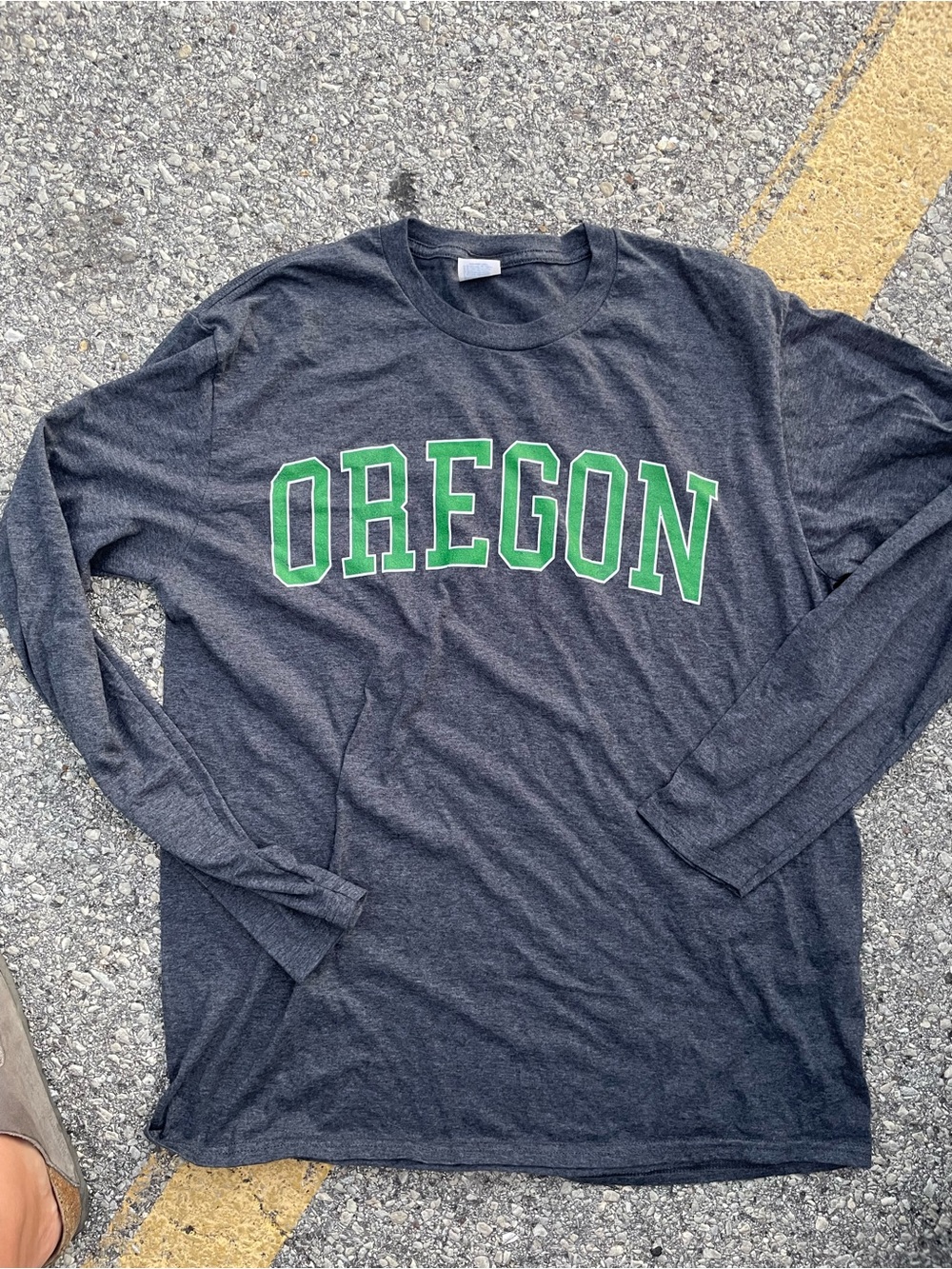 Men's Dark Gray Long Sleeve 'Oregon' Graphic Tee - Green Lettering b26
